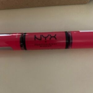 NYX Bold  Lip Color